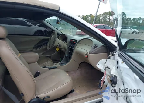 2001 Ford Mustang z USA, uszkodzony, nr VIN 1FAFP44461F162164